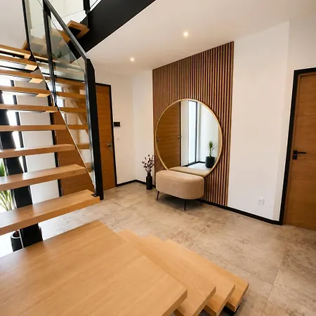 Design- Piscine- Loisirs Prives Βίλα Νιμ